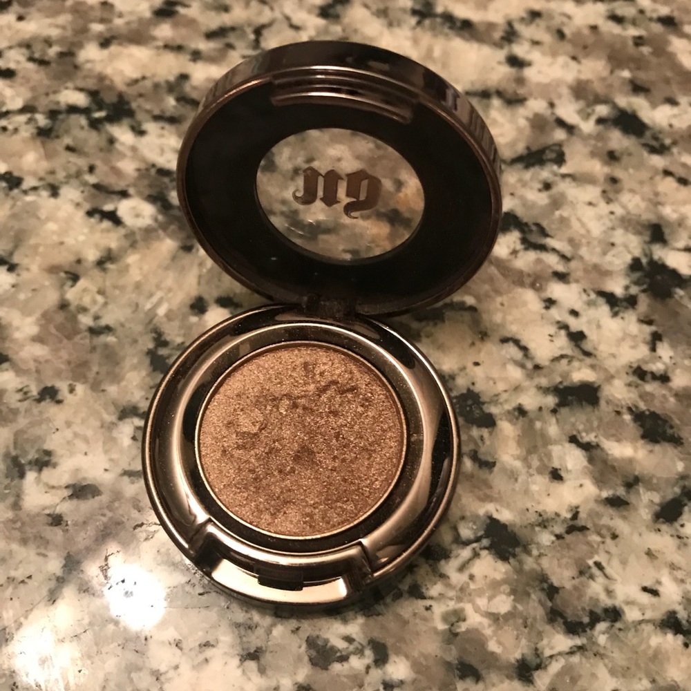 Urban decay shadow